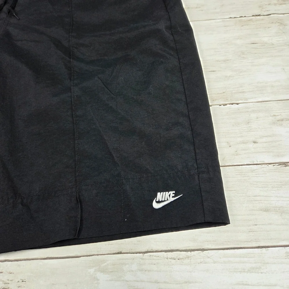 Nike‎ Shorts Women L Black 268077-010 Athletic Drawstring Zip Front Swoosh Logo